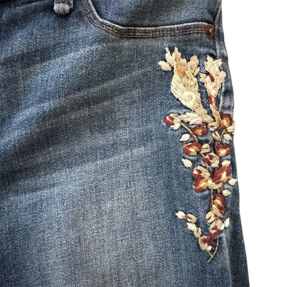 Abercrombie & Fitch Harper Low Rise Embroidered Distressed Jeans 27/4S - Picture 11 of 11